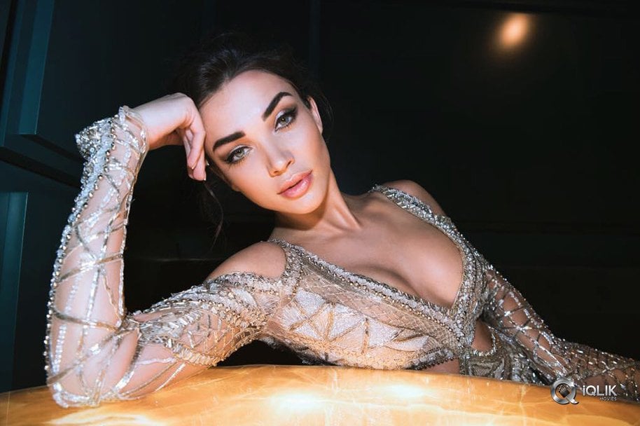 Amy-Jackson